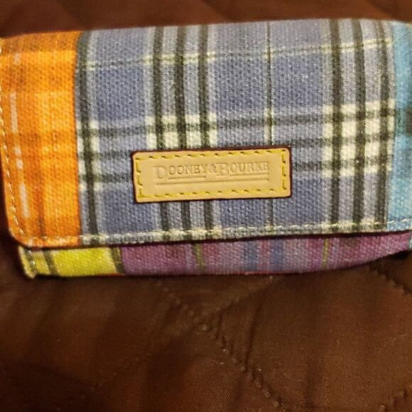 Dooney and Bourke wristlet, brand new - Picture 5 of 5